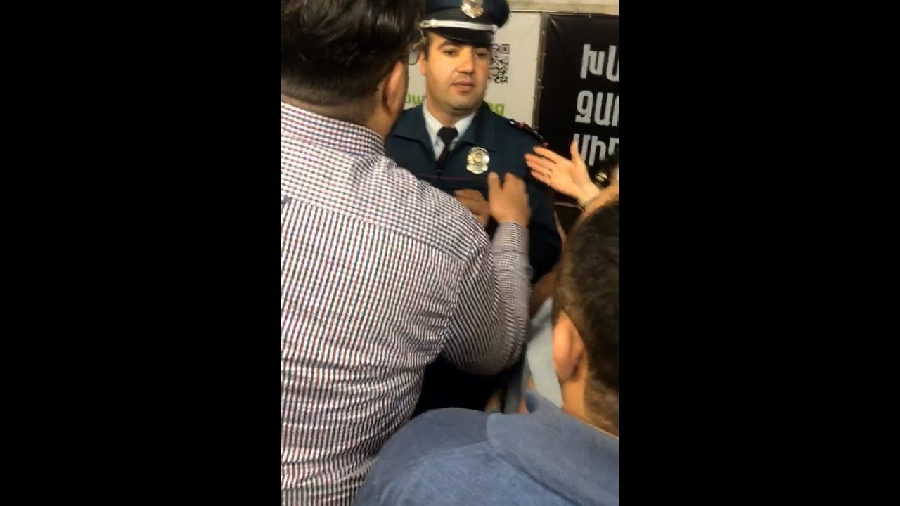 Արթուր Վանեցյանի աջակիցները փակել են Երիտասարդական մետրոն