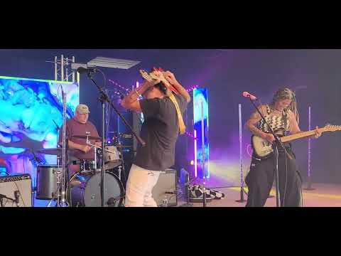 onyx&honey. - Aeroplane at Karnival of the Arts 8/30/2024