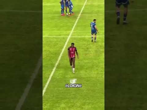 il profite du moment 😁 #football