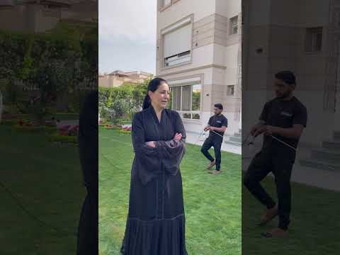 وفاء عامر تجربة الرش في المنزل