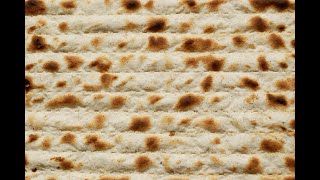 האם טובלים את המצה במלח ב"מוציא מצה" ▪️ הרב נחמנסון ▪️ (י"א ניסן תשפ"ה. שטיינבאך שול כפר חב"ד) (הערוץ של הרב יהודה לייב נחמנסון) - התמונה מוצגת ישירות מתוך אתר האינטרנט יוטיוב. זכויות היוצרים בתמונה שייכות ליוצרה. קישור קרדיט למקור התוכן נמצא בתוך דף הסרטון