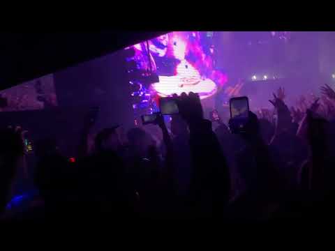 Showtek - FTS (Sub Zero Project Kick Edit) @ Tokyo, Japan