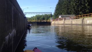 preview picture of video 'Kayaking through Champlain Canal Lock 1 - Part 2 of 3'