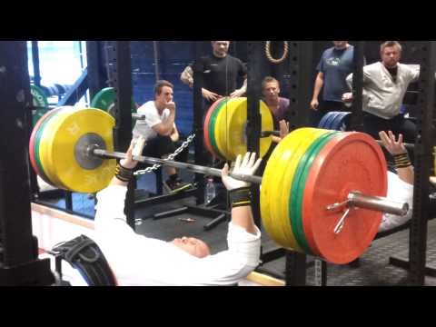 Strongmanknut 155kg benkpress