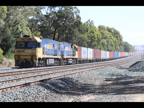 Trackside: Afternoon freight trains in Broadford - 10/12/2020
