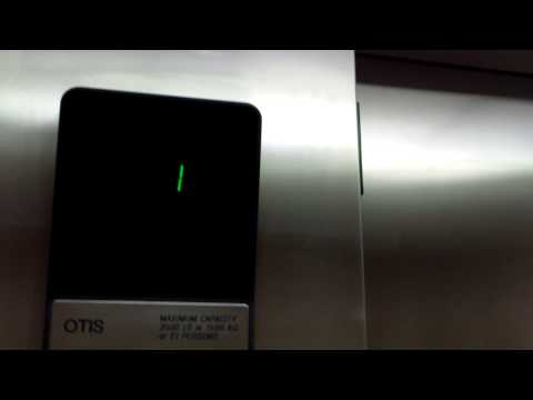 Otis Hydraulic Elevator at Days Inn and Suites, Des Moines, Iowa