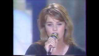 Vanessa Paradis chante  Morts les enfants  chanson  de Renaud  (Live 1988)
