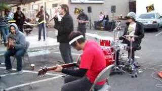 &quot;Stay Young&quot; acoustic Strata