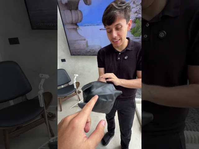 Vídeo relacionado con Rubies Disfraz Batman Black Core OPP adulto, Jumpsuit impreso digitalmente, capa y máscara, Licencia Oficial Warner Bros DC Comics para Carnaval, Halloween, fiestas y cosplay