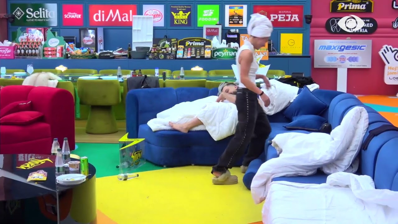 Dita nis me energji për Gjestin dhe Eglin, banorët kërcejnë së bashku