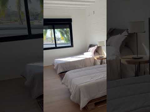 Video de YouTube - Casa en Venta de 3 dormitorios con Jardín, Patio y Garage en Carrasco Este, Montevideo