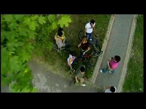 Robert Bilbilov i Aneta Kacurkova - April (Official video)