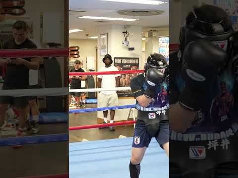 テレンス・クロフォードが帝拳ジムを訪問