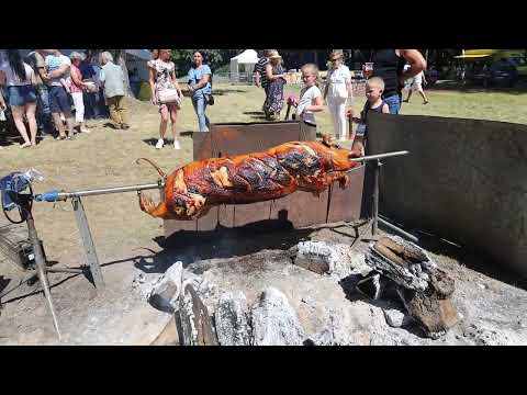 Pieczenie świniaka w Gościszowie na Pieczenicy 3 lipca 2022