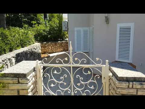 GAJAC Apartman 67 m2 s velikim dvorištem, koncipiran kao dvije stambene jedinice