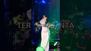 Download lagu Terlalu Cinta - Lyodra (live) mp3