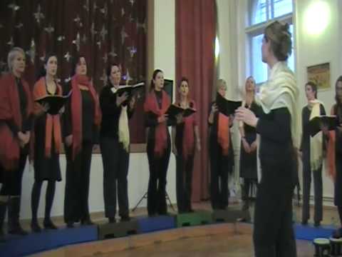 Cantarina Praha, Šaty dělaj člověka