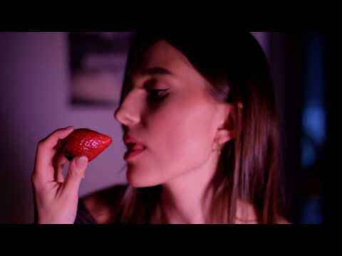 AURA OYASUMI - Romantiker (Official Video)