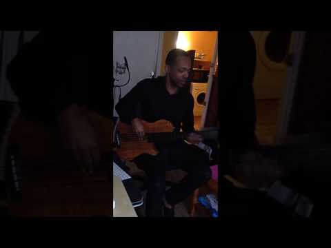 Mike Clinton -  Extrait enregistrement basse titre "Ti Flè En Mwen" Amétys