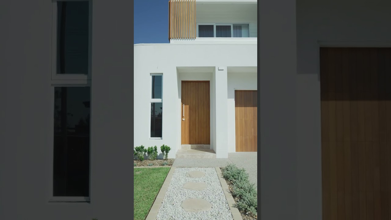 10 The Esplanade, Oak Flats NSW