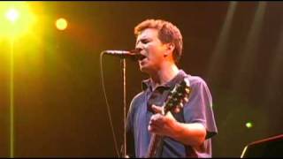Pearl Jam Live at The Garden 09 - Gimme some truth (High Quality)