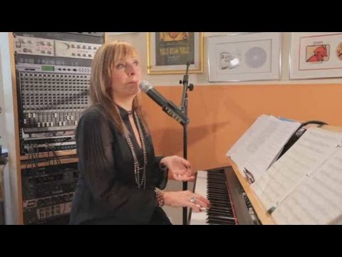 How to Warm Up with Humming | Vocal Lessons