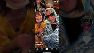 美女が店内で手◯キ谷間もモロw