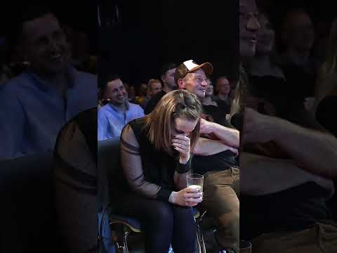 8 o'clock 😂 #comedy #emmveecomedy #standupcomedy #standup #funny #humor #lustig #witzig #shorts