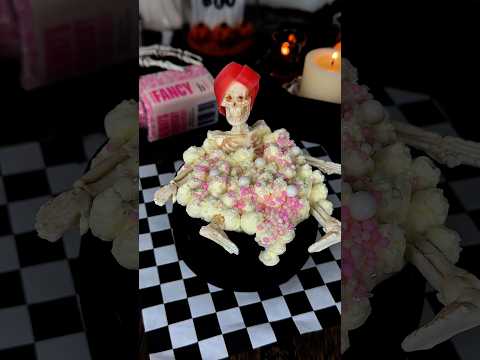 Halloween cupcakes 🖤 #spookyseason #halloween #baking #witch #witchy #dessert #cupcake #cauldron