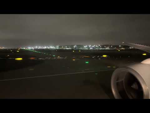 American Airlines Boeing 777-200ER departing JFK