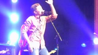 scotty mccreery- you make that look good