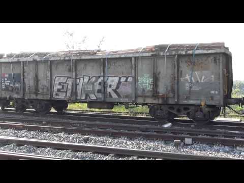 LOCOMOTORE D.146 DA MANOVRA TRAINA CARRI SBB CFF CON LEGNAME - CUNEO 17 - 4 - 2014.