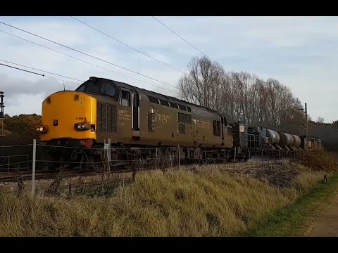 DRS Class 37 pair 37059 + 37069 open the taps in loud style near Wivenhoe powering 3S60 RHTT train