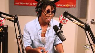 Lupe Fiasco freestyles on Flex