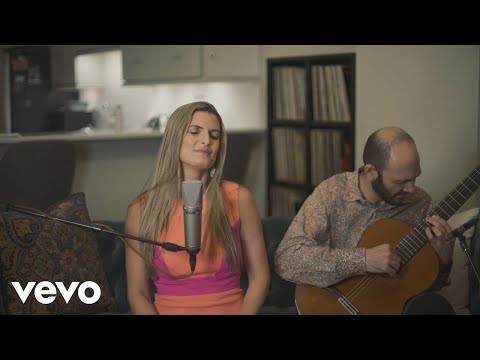 Daniela Soledade - Sorrir - Social Isolation Video