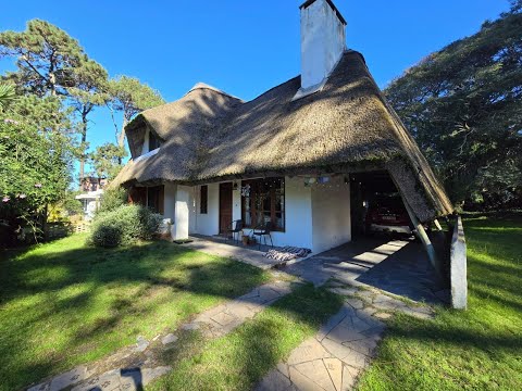 Video de YouTube - Casa en venta de 3 dormitorios y con gran terreno en Rincón del Indio, Punta del Este