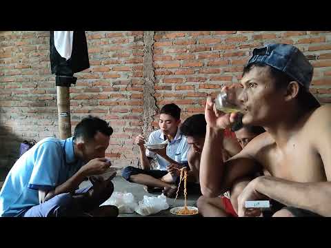 Makan Mie Ayam Bareng Temen² Usai Kerja