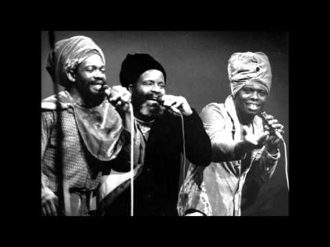 Abyssinians - Y Mas Gan