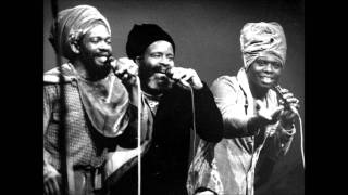 The Abyssinians - Y Mas Gan