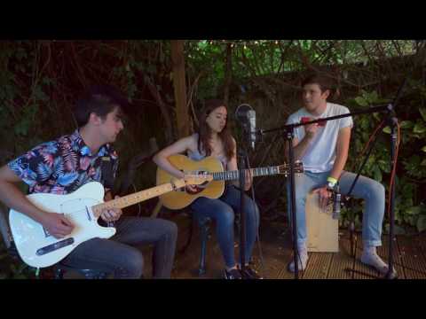 Shiver - Coldplay (Acoustic cover) // Garden Session