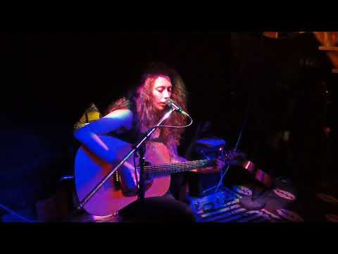 Akina Mc Kenzie @ Urgence Disk 18 juin 2018