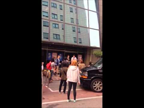 [121005] T-ARA F(x) Btob TVXQ Arrival music bank