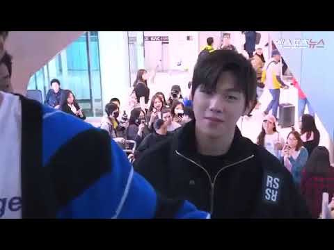 Kang Daniel at Gimpo Airport Moments