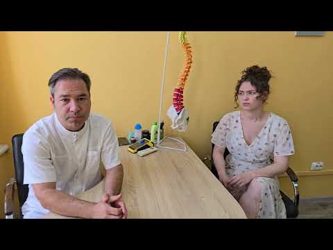 A curly-haired girl in a bright swimsuit is at the reception for the first time!