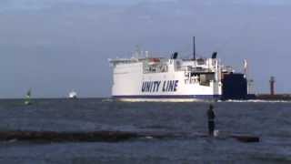 preview picture of video 'Świnoujście - Prom UNITY LINE - M/f WOLIN wyjście w morze z portu'