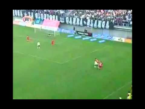 Miralles marca dois gols em vitória do Colo Colo