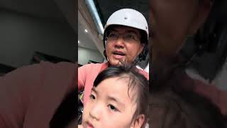 Bé Min và cha Tân Cao Minh trò chuyện về việc học ở lớp trên đường đi học về Tập 2 #hoctap #embe