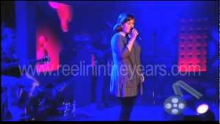 Adele &quot;Chasing Pavements&quot; Live 2007 (Reelin&#39; In The Years Archives)