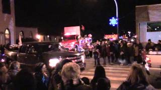 preview picture of video 'Merritt Country Christmas LightUp Santa Parade 2012'