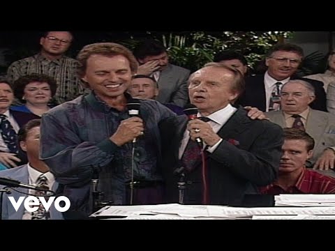 Bill & Gloria Gaither - It Is No Secret [Live] ft. James Blackwood, Jimmy Blackwood